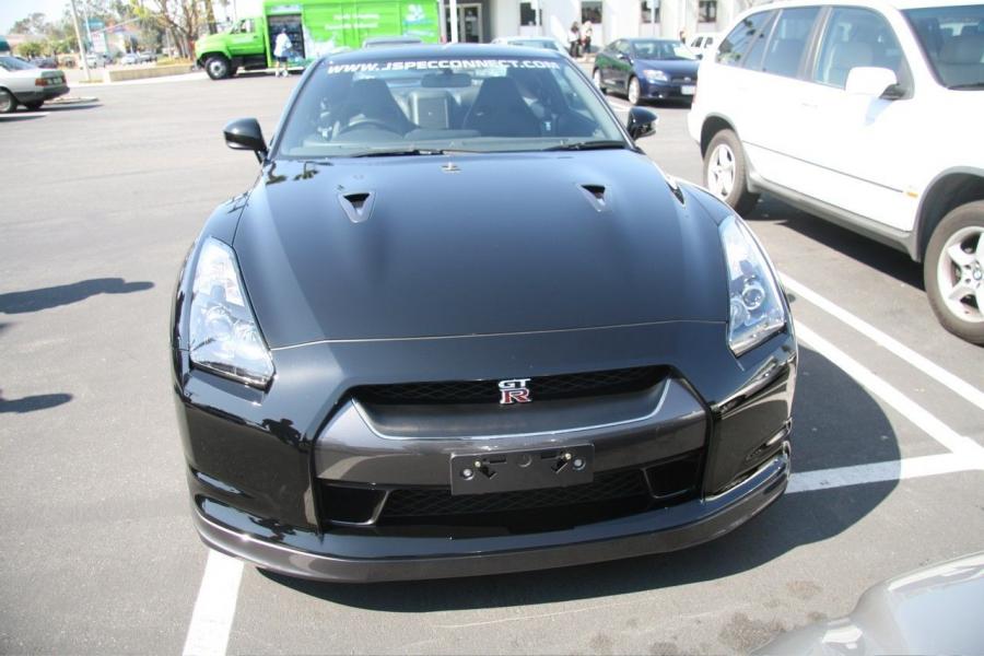 Nissan GT-R 2008 года  (фото 9 из 71)